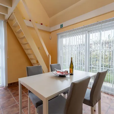 Holiday Home Polderzicht With Parking & Garden By Interhome *
