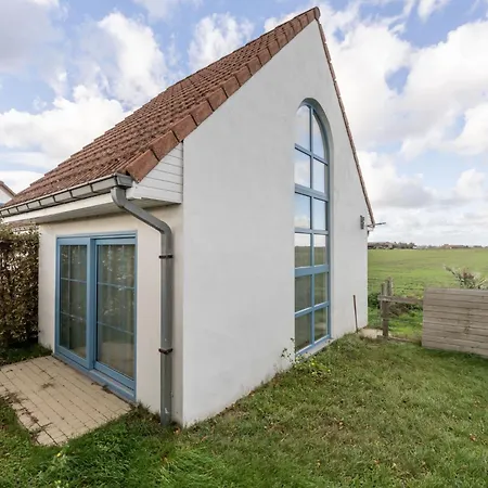 Polderzicht With Parking By Interhome Mispelburg